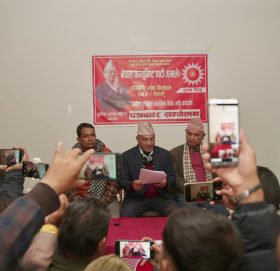 आफूले पाउने सुविधा विपन्न वर्गको शिक्षामा लगाउने कैलाली १ का एमाले उम्मेदवार न्यौपानेको घोषणा