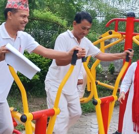 टीकापुर योगाश्रममा आधुनिक ‘आउटडोर जिम’ सञ्चालनमा, ८ लाख ९७ हजार ९ सय ८ रुपैयाँ बजेटका उपकरण जडान